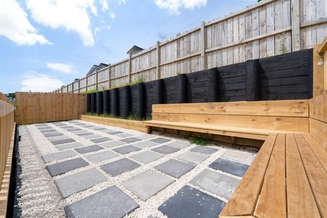 Photo of property in 23 Whakairo Crescent, Gulf Harbour, 0930