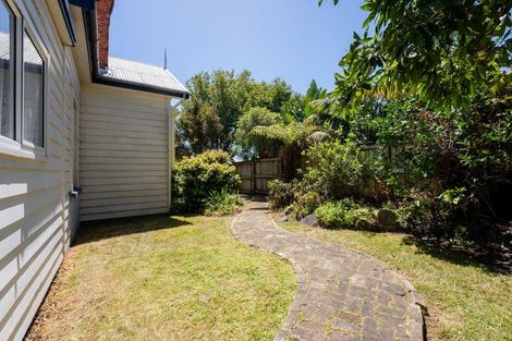 Photo of property in 72 Hinemoa Street, Birkenhead, Auckland, 0626