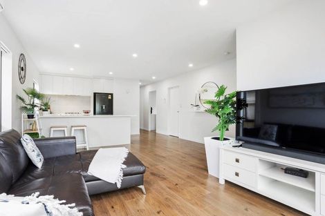 Photo of property in 10 Silver Beech Street, Takanini, 2110