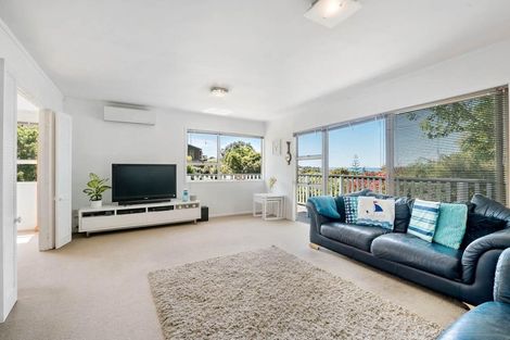 Photo of property in 37 Wyoming Avenue, Murrays Bay, Auckland, 0630