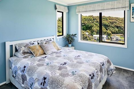 Photo of property in 102 Navigation Drive, Whitby, Porirua, 5024