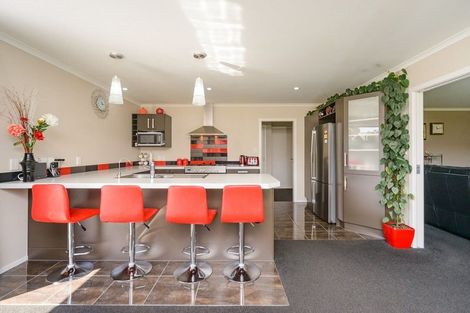 Photo of property in 2a Galea Grove, Kelvin Grove, Palmerston North, 4414