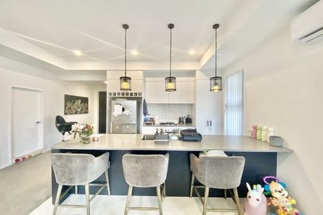 Photo of property in 71 Hayfield Way, Karaka, Papakura, 2113