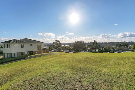 Photo of property in 14 Mayall Avenue, Beach Haven, Auckland, 0626