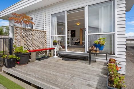 Photo of property in 5 Rainsford Street, Moturoa, New Plymouth, 4310
