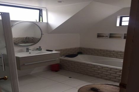 Photo of property in 42 Satara Crescent, Khandallah, Wellington, 6035