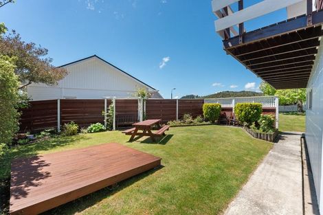 Photo of property in 1 Dunrobin Grove, Silverstream, Upper Hutt, 5019