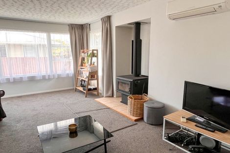 Photo of property in 37 Warren Crescent, Hillmorton, Christchurch, 8025