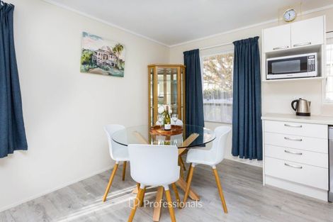 Photo of property in 17 Beryl Grove, Birchville, Upper Hutt, 5018
