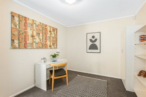 Photo of property in 122 Westchester Drive, Churton Park, Wellington, 6037