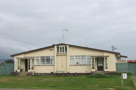 Photo of property in 12-14 Forth Street, Levin, 5510