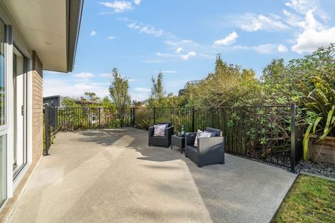 Photo of property in 92 Sunstone Crescent, Timberlea, Upper Hutt, 5018