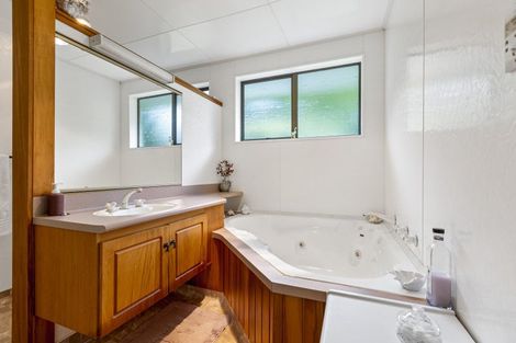 Photo of property in 14 Tainui Terrace, Inglewood, 4330