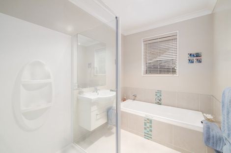 Photo of property in 11 Breton Close, Northwood, Christchurch, 8051