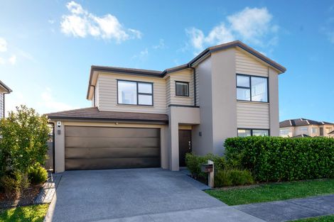 Photo of property in 1 Lorenzo Way, Flat Bush, Auckland, 2016