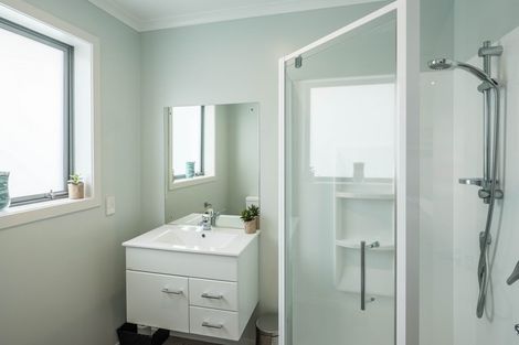 Photo of property in 94 Mazengarb Road, Paraparaumu Beach, Paraparaumu, 5032