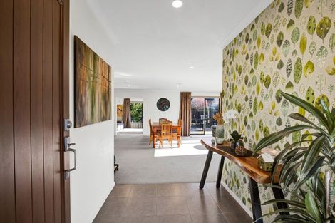 Photo of property in 21 Montague Grove, Stratford, 4332