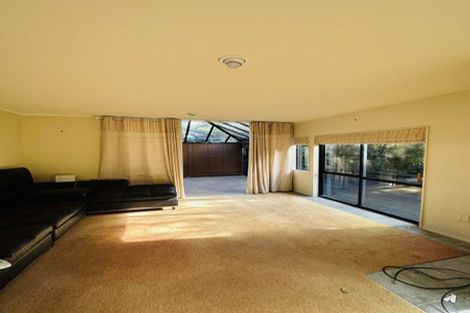 Photo of property in 2/32 Centorian Drive, Windsor Park, Auckland, 0632