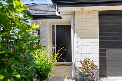 Photo of property in 24 Leet Crescent, Papamoa Beach, Papamoa, 3118