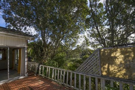 Photo of property in 85 Scenic Drive, Titirangi, Auckland, 0604