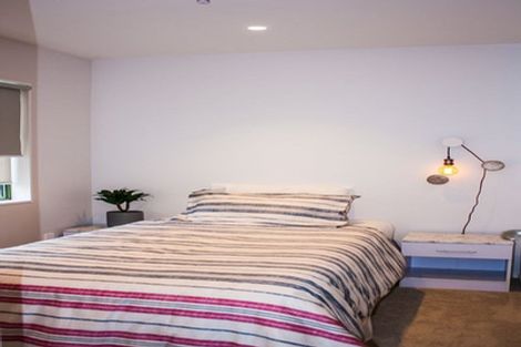 Photo of property in 1/87 Unsworth Drive, Unsworth Heights, Auckland, 0632