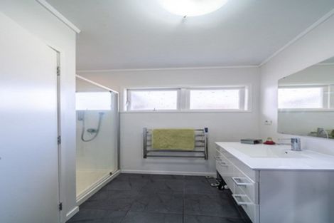 Photo of property in 1/8 Waikaremoana Place, Pakuranga Heights, Auckland, 2010