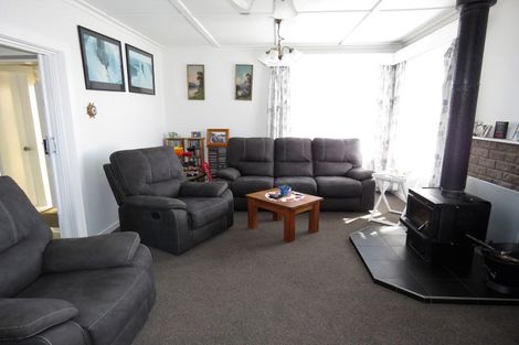 Photo of property in 8 Derby Street, Westport, 7825