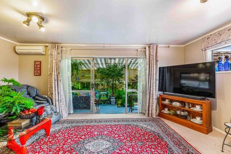 Photo of property in 3a/1 Kirrie Avenue, Te Atatu South, Auckland, 0610