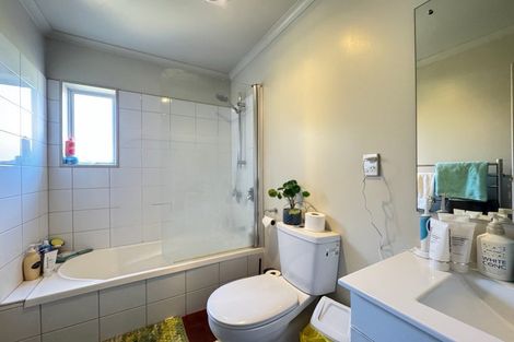 Photo of property in 1a Arapiko Street, Johnsonville, Wellington, 6037