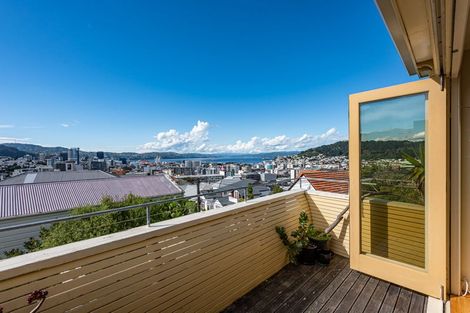 Photo of property in 72 Thompson Street, Mount Cook, Wellington, 6011