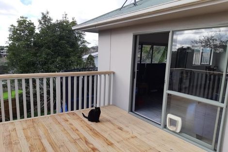 Photo of property in 2/37 Lysander Crescent, Beach Haven, Auckland, 0626