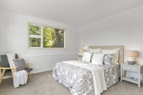 Photo of property in 9 Lomond Street, Newlands, Wellington, 6037