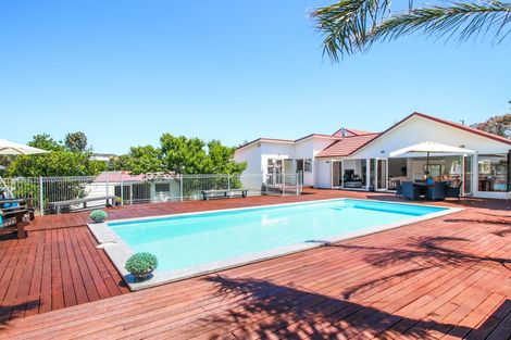 Photo of property in 6 Parker Avenue, New Lynn, Auckland, 0600