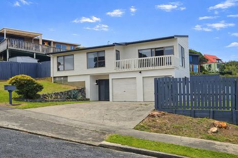 Photo of property in 18 Mercury Way, Whitby, Porirua, 5024