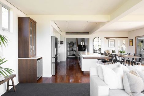 Photo of property in 12 George Street, Hospital Hill, Napier, 4110