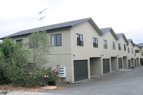 Photo of property in 10/3 Orwell Road, Greenhithe, Auckland, 0632