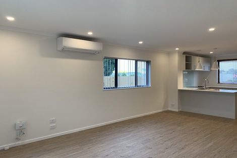 Photo of property in 468c Roscommon Road, Clendon Park, Auckland, 2103
