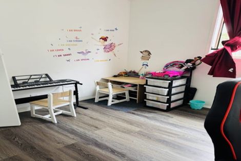 Photo of property in 671 East Coast Road, Browns Bay, Auckland, 0630