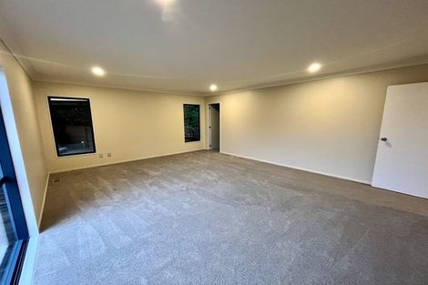 Photo of property in 5 Maidstone Place, Oteha, Auckland, 0632