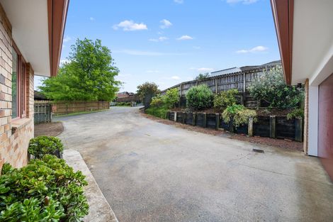 Photo of property in 13 Keri Vista Rise, Papakura, 2110