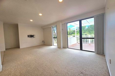 Photo of property in 33 Alidade Place, Massey, Auckland, 0614