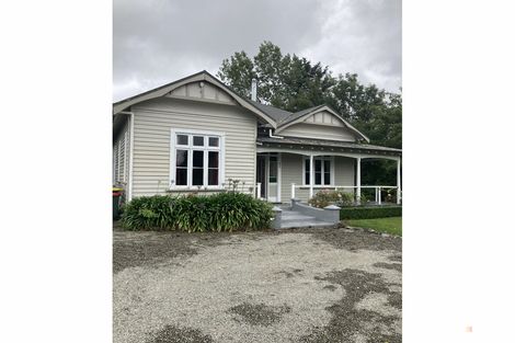Photo of property in 52 Timaru Road, Waimate, 7924