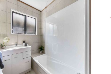 Photo of property in 39 Catalina Crescent, Forrest Hill, Auckland, 0620