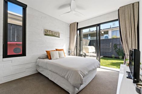 Photo of property in 41 Craig Road, Milford, Auckland, 0620