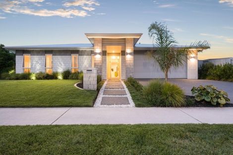 Photo of property in 7 Raiha Street, Papamoa Beach, Papamoa, 3118
