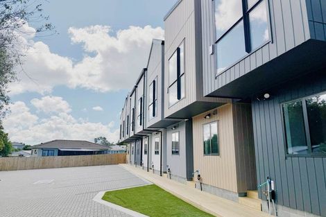 Photo of property in 3/442 Old Te Atatu Road, Te Atatu Peninsula, Auckland, 0610