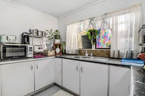 Photo of property in 1/32 Starforth Place, Henderson, Auckland, 0612
