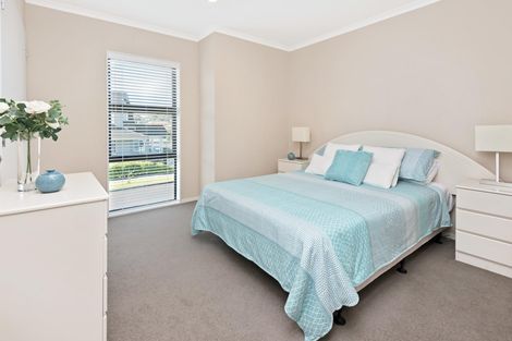 Photo of property in 1 Lorenzo Way, Flat Bush, Auckland, 2016