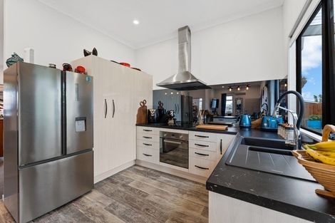 Photo of property in 373 Broadway, Stratford, 4332