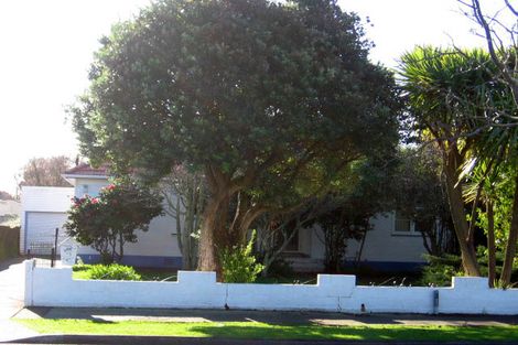 Photo of property in 15 Park Road, West End, Palmerston North, 4412